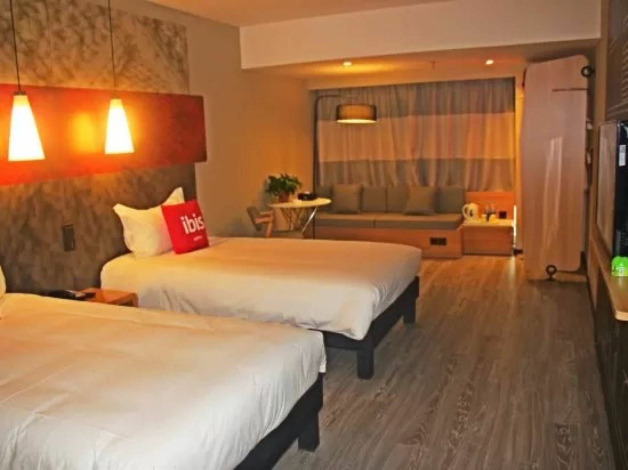 צ'נגדו Ibis Dujiangyan Hotel מראה חיצוני תמונה